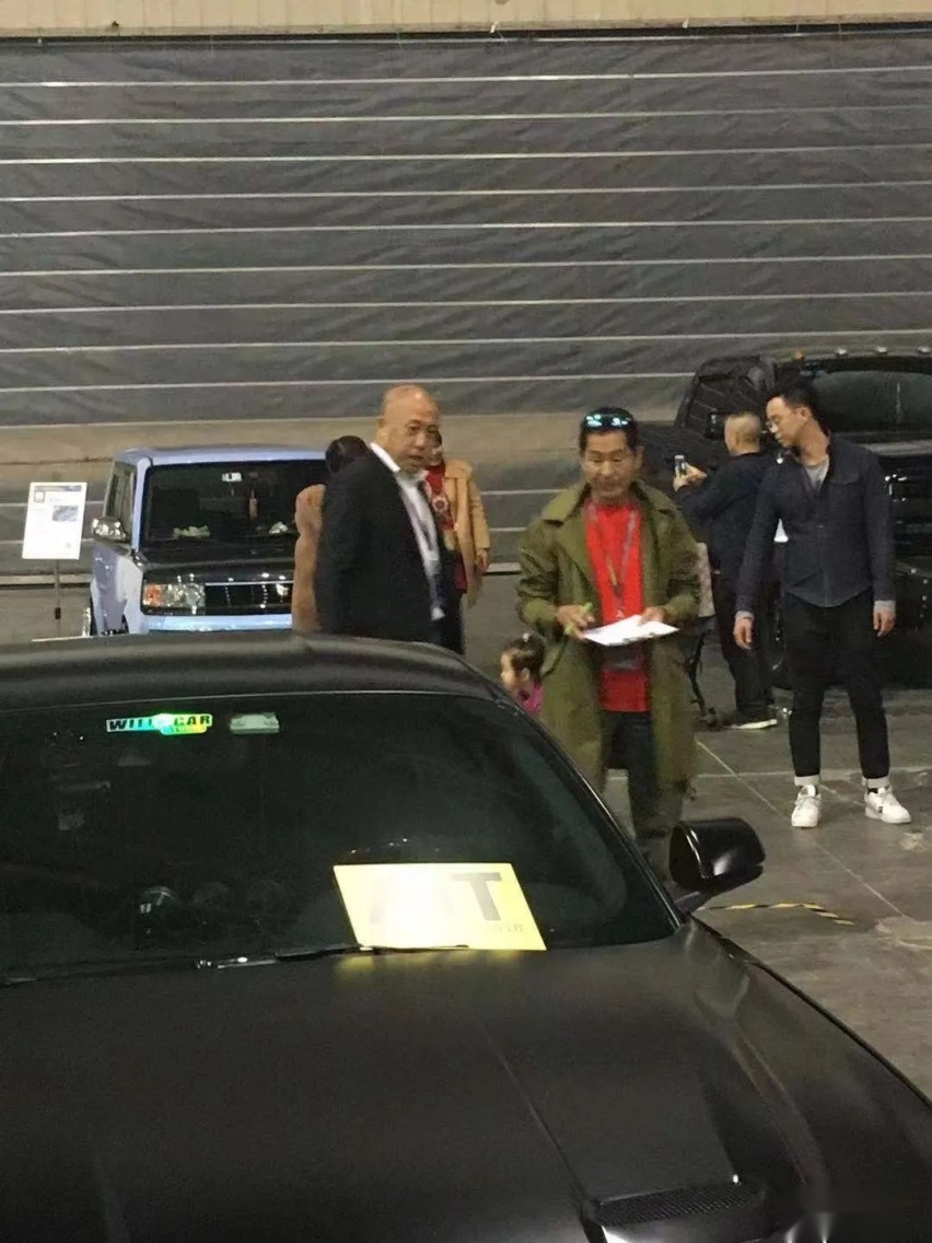 美式肌肉车Mustang也玩低趴姿态，因为改的太帅被各种举报？