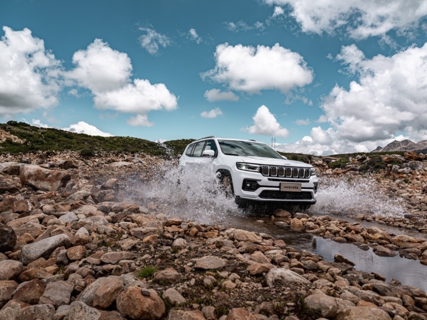 Jeep®新大指挥官焕然登场，23.98万起邀你做人生的指挥官