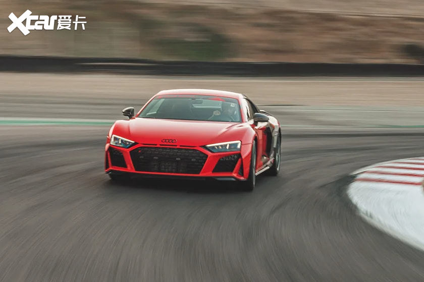图赏奥迪r8下赛道 难逃停产