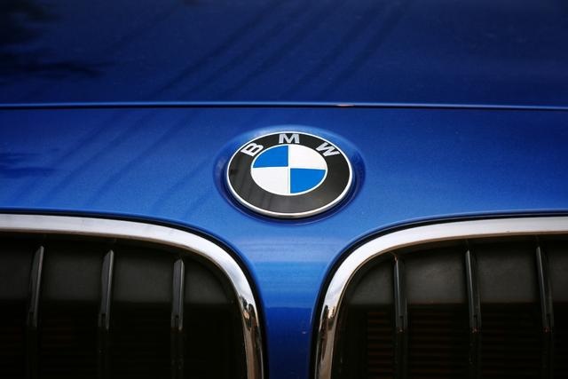 不到20万就能开回家的BMW 1系，能否满足你对蓝天白云的期待？