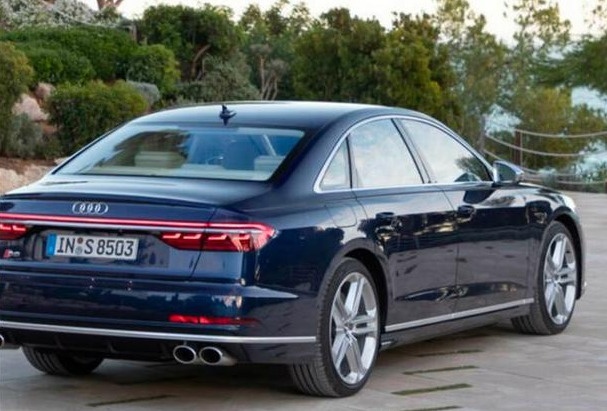 搭载4.0T V8发动机+轻混系统，奥迪新款S8性能提升