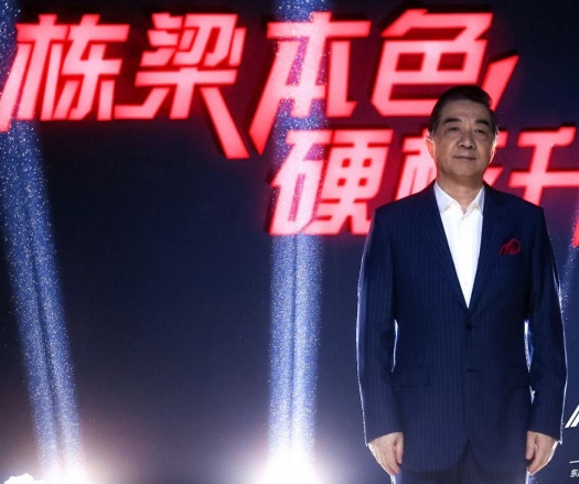 头顶东风猛士毫发无损，硬核风神AX7 PRO，12.39万起