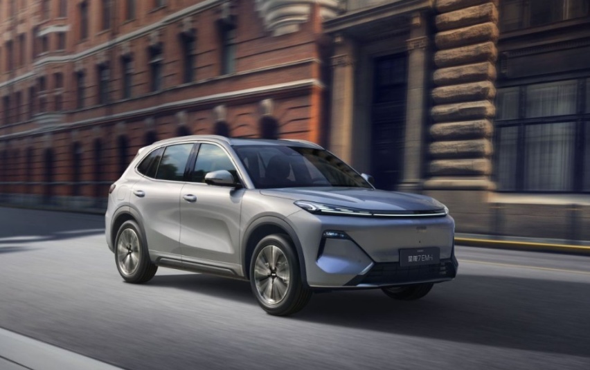 10万级插混SUV，吉利星舰7和比亚迪宋PLUS谁更值得入手？