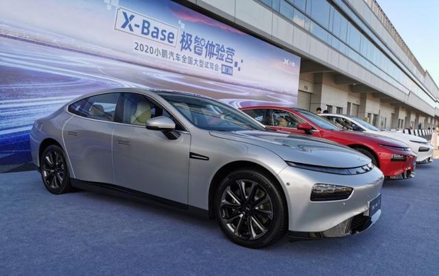 试驾智能轿跑小鹏P7：超长续航、百公里加速4.3秒，堪比百万跑车