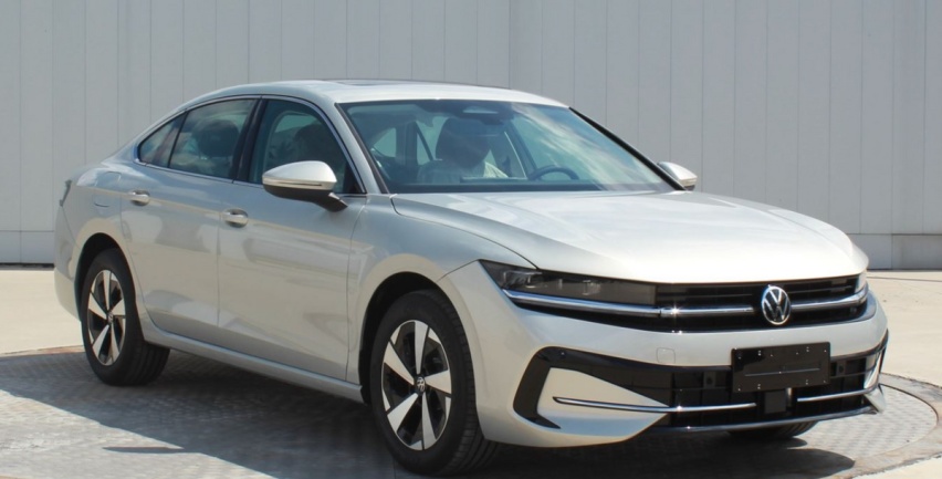 全新一代大众迈腾实车曝光，新增1.5T，配发光logo