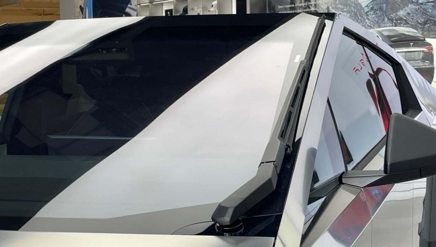 特斯拉Cybertruck量产版详细信息，首批交付10台，无车漆车身