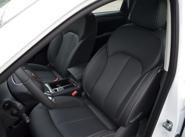 荣威RX5再添新车，最低售价不足10万元，配全景天窗与舒适进入