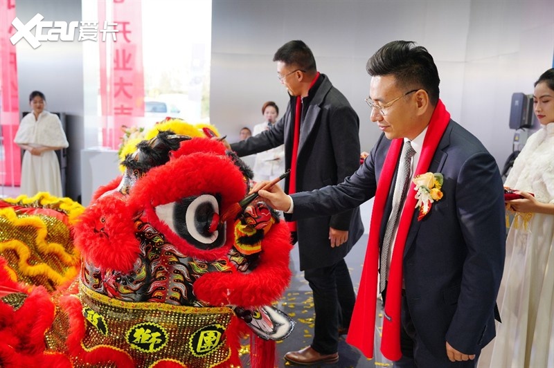 无畏·新启程，征服·抵万境 猛士郑州体验中心正式开业