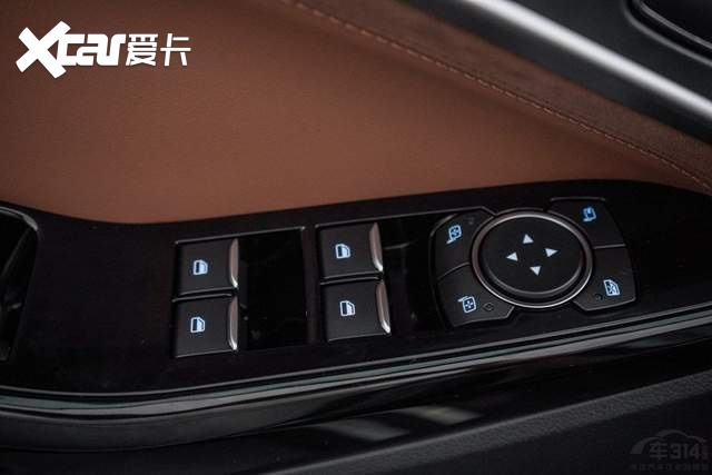 35万买大六座SUV,全新探险者对比理想ONE,选谁?