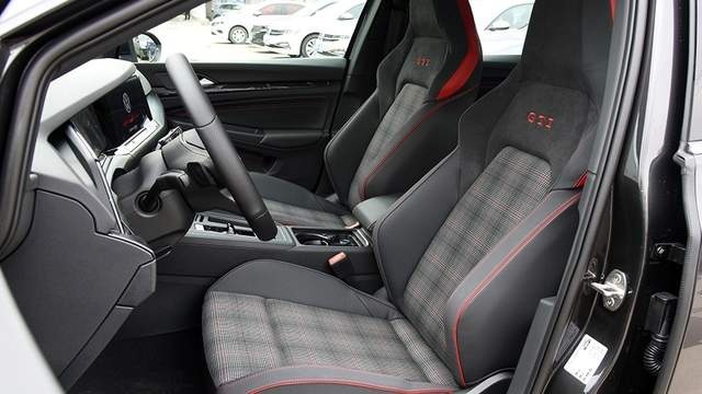 全新高尔夫GTI：非“满血”小钢炮，却让人没得选？