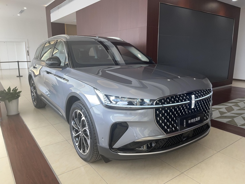 比拼SUV：林肯航海家对决沃尔沃XC60
