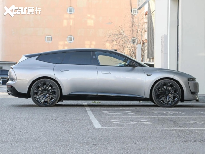 30万内买豪华旅行车，奥迪E5和蔚来ET5T，谁更好？