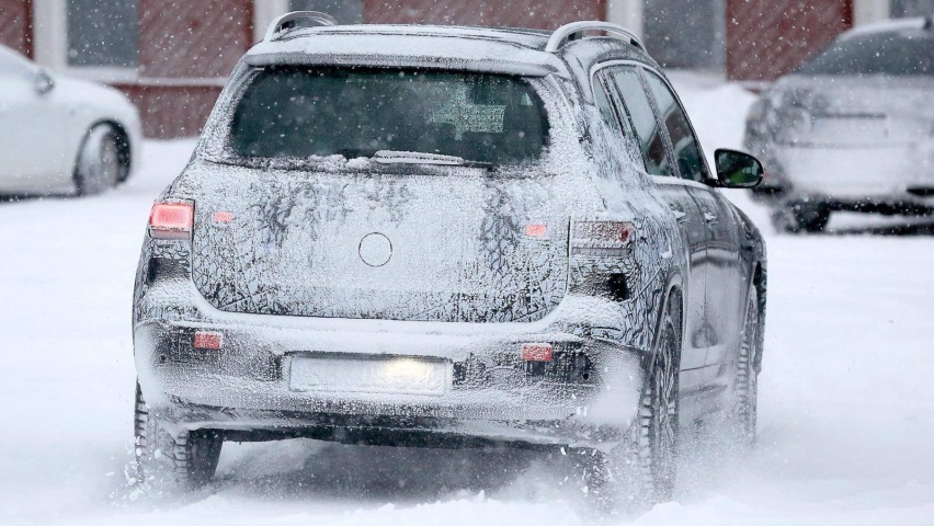 Mercedes EQB spyshots-6.jpg