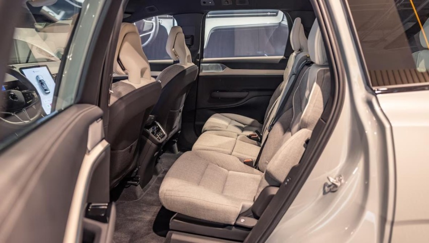 解读沃尔沃EX90纯电SUV，比XC90更坚固，扭矩达910Nm