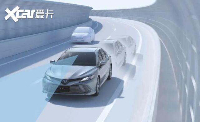 年销近25万台，新能源围剿下的凯美瑞，为啥这么能打？