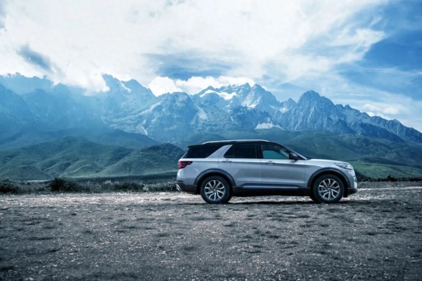 预算30万，7座SUV，福特探险者和大众揽境怎么选？
