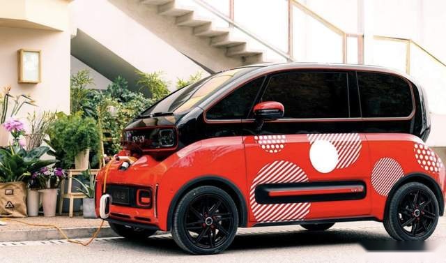 宝骏KiWi EV 上市，能干掉五菱宏光mini ev吗？