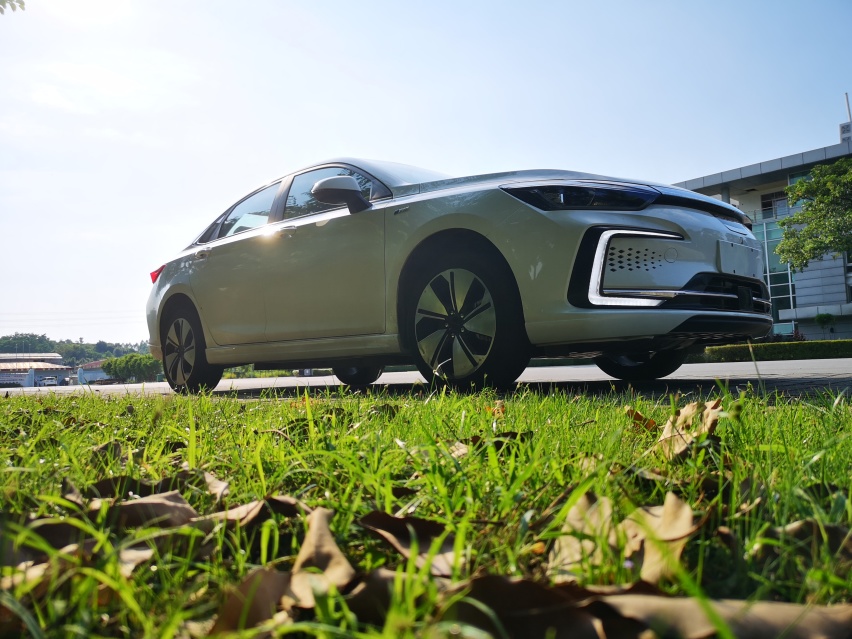 【不羁聊车】试驾北汽EU7，新能源汽车时代纯电轿车如何选择！