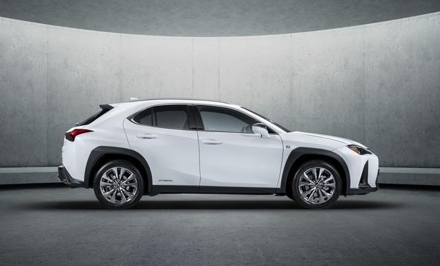 不到29万的雷克萨斯混动SUV，油耗仅4.6升，看到外观后：太帅了