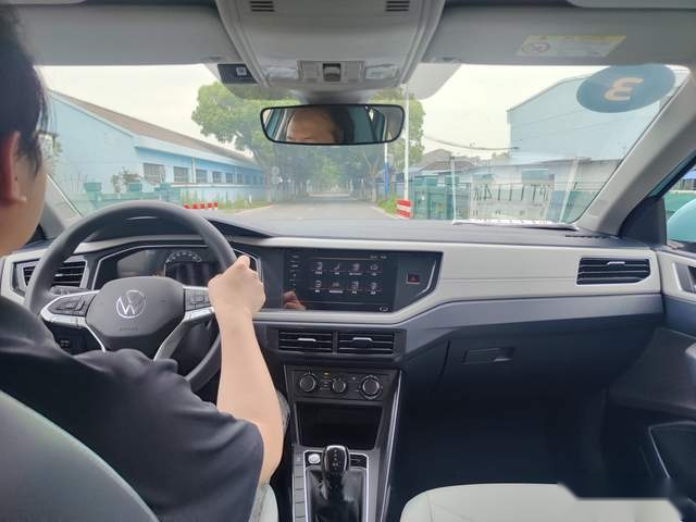 试驾朗逸新锐：大众这次不演了，要和自主家轿拼刺刀？