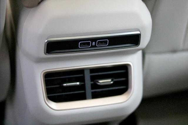最炫紧凑型SUV 全新吉利icon到店实拍