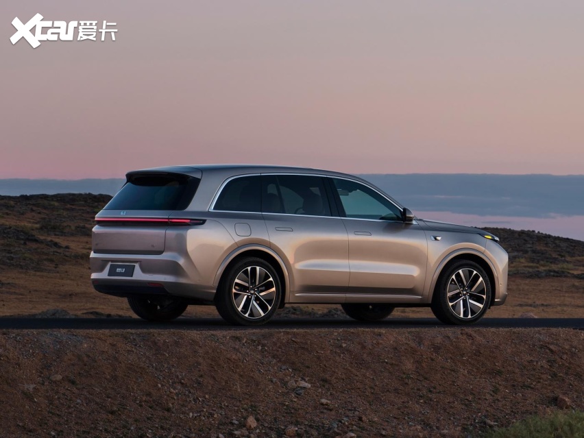 理想汽车10月交付突破4万辆，李想终于不用出去找工作了