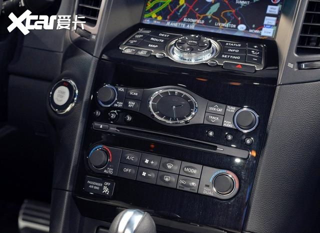真正的日系“大块头”，经典鲨鱼脸十年未改，外观比BBA更霸气
