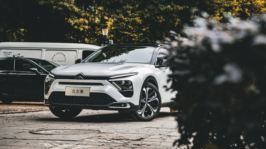 融合轿车、SUV、旅行车，月销破5000辆，凡尔赛C5X带你品味福州！