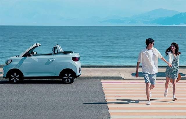 10万不到的五菱敞篷车，为什么还觉得“贵”？