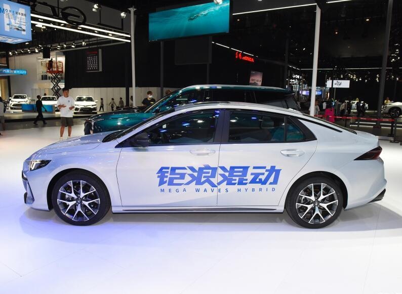 影豹混动版正式上市 售价12.8-14.8万 搭载2.0L混动系统