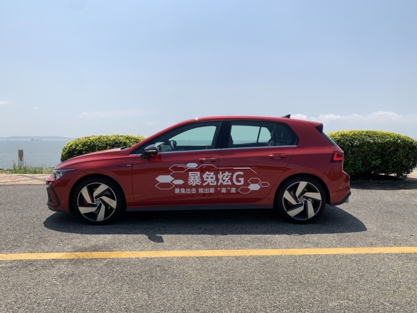 赛道体验第八代高尔夫GTI：快得有血有肉有灵魂