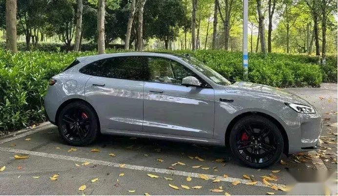 【E汽车】新款问界M5实车曝光