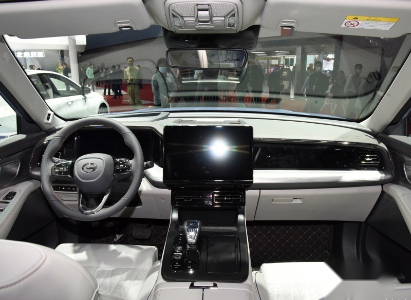 丰田THS加持的7座中型SUV 价格却完全不同 传祺GS8对比汉兰达