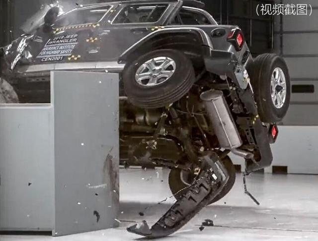 碰撞测试“翻车”，如此安全性能的Jeep牧马人，还有人买单么