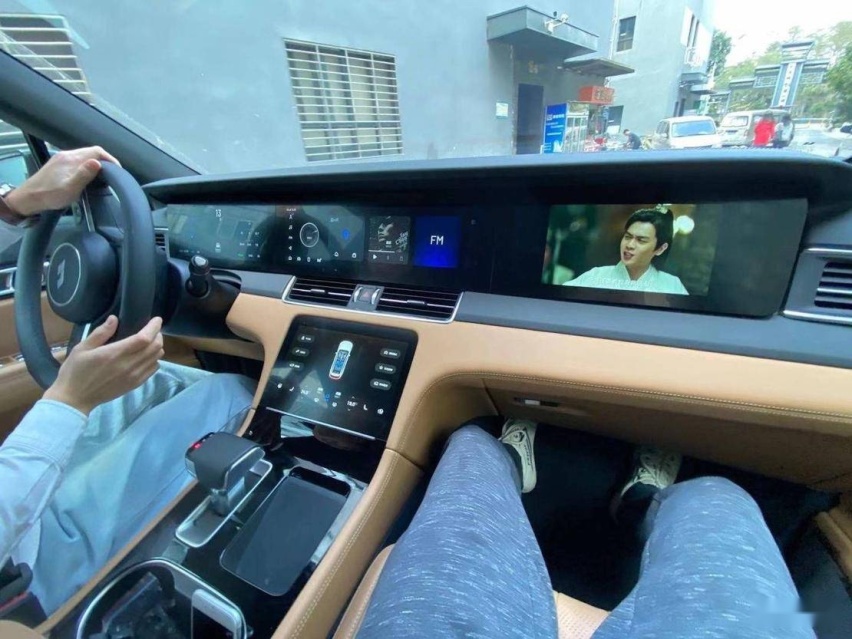 新出行小编们的理想ONE试驾心得:驾乘舒适性普遍好评