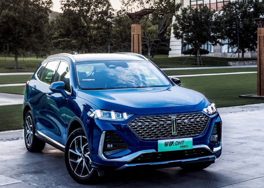 能跑又省油！拿铁DHT-PHEV与RAV4荣放双擎E+，谁更强？