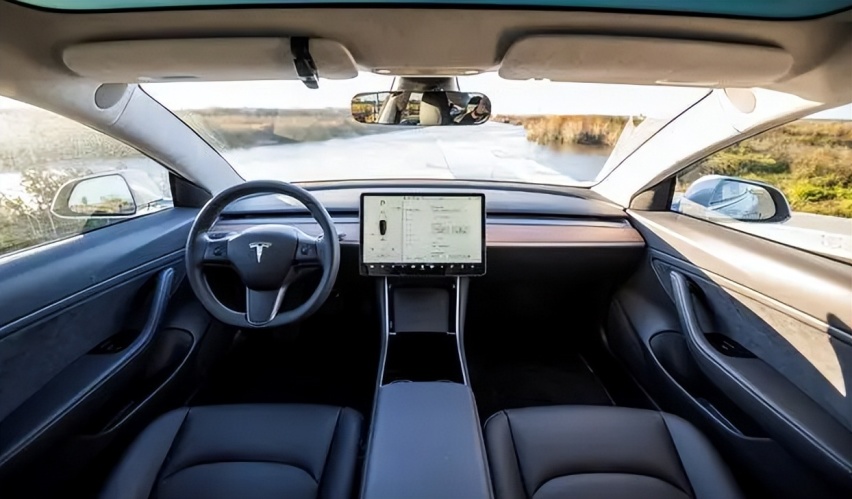 马斯克称特斯拉FSD有望年内获批，robotaxi或迎来热潮