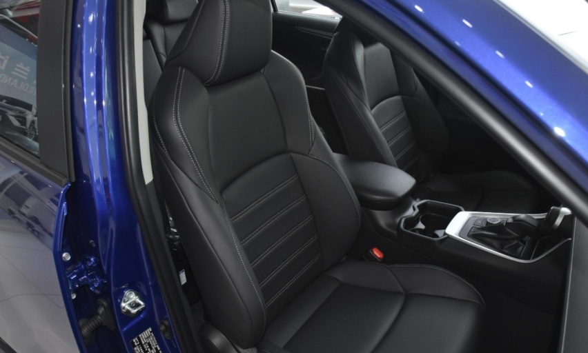 丰田新款实力派SUV：油耗4.6L，加92汽油，还有四驱，仅17万