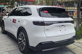 问界M6信息，7种车漆，运动桶椅，全系四驱