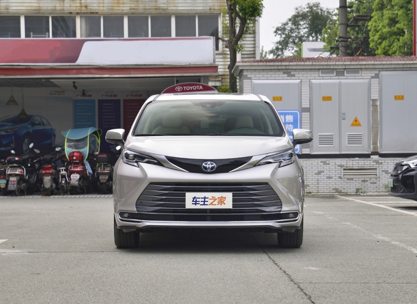 自主品牌的崛起 上汽大通MAXUS G90对比丰田赛那SIENNA