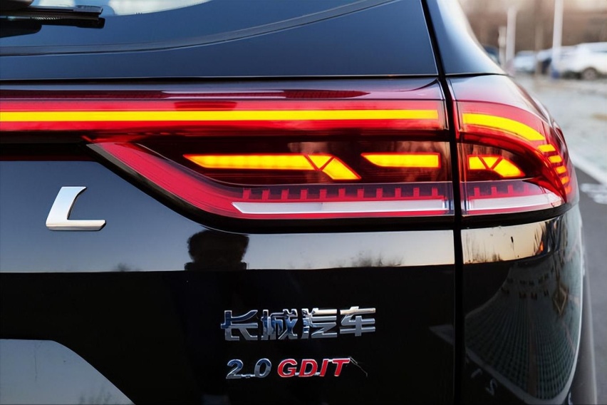 外观炫酷的黑色骑士SUV，哈弗H6国潮版购车手册