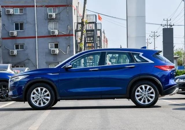 不烂大街且有调性的豪华SUV，路虎发现运动版和QX50怎么选