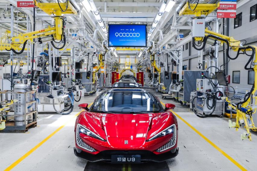 比亚迪第900万辆新能源汽车震撼下线——仰望U9引领中国超跑新篇章