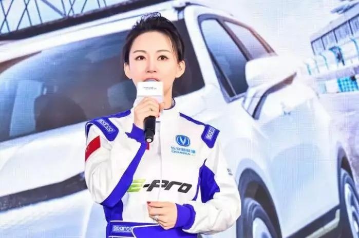颜值操控双A+，谁还不是个精致的猪猪女孩了？丨新车有话说