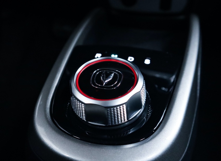 长安新车5.38万开卖！续航301公里，5门5座，好开又便宜