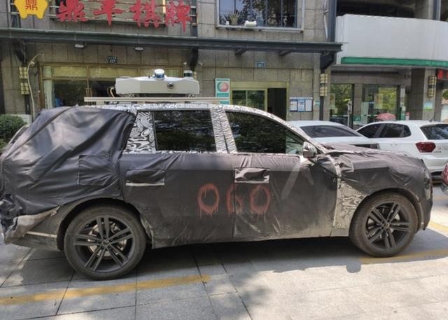 领克版“沃尔沃XC90”路试车曝光 7座布局/年内亮相