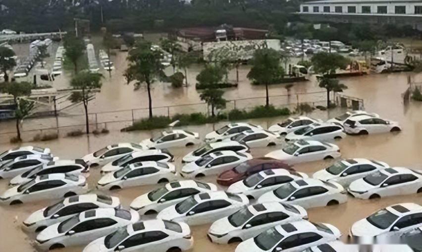 暴雨过后，爱车被泡水了，保险都能赔吗？要注意什么？