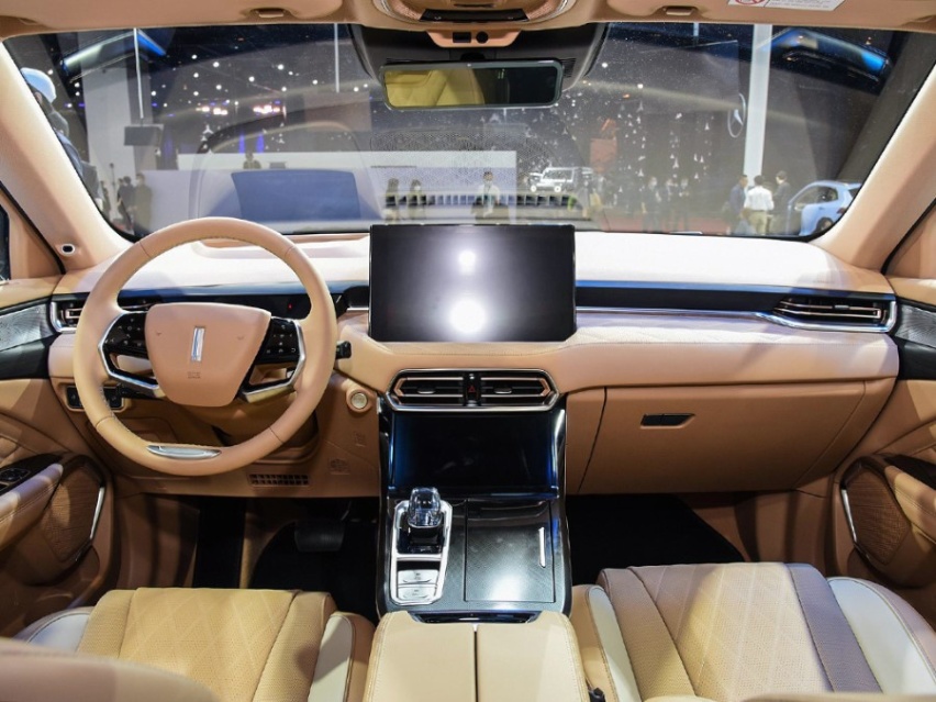 瞄准日系混动SUV，售价15.98万元起，WEY拿铁DHT正式上市