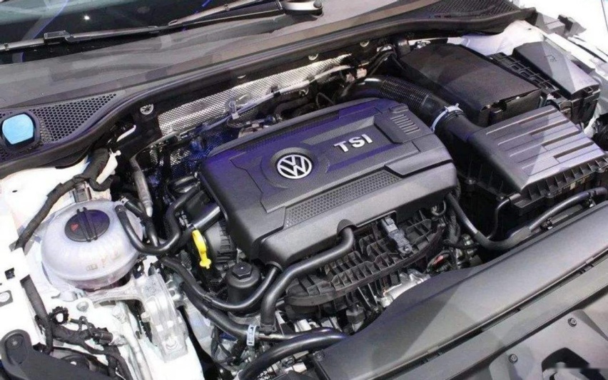 本田思域1.0T车型使用了215mm的窄胎