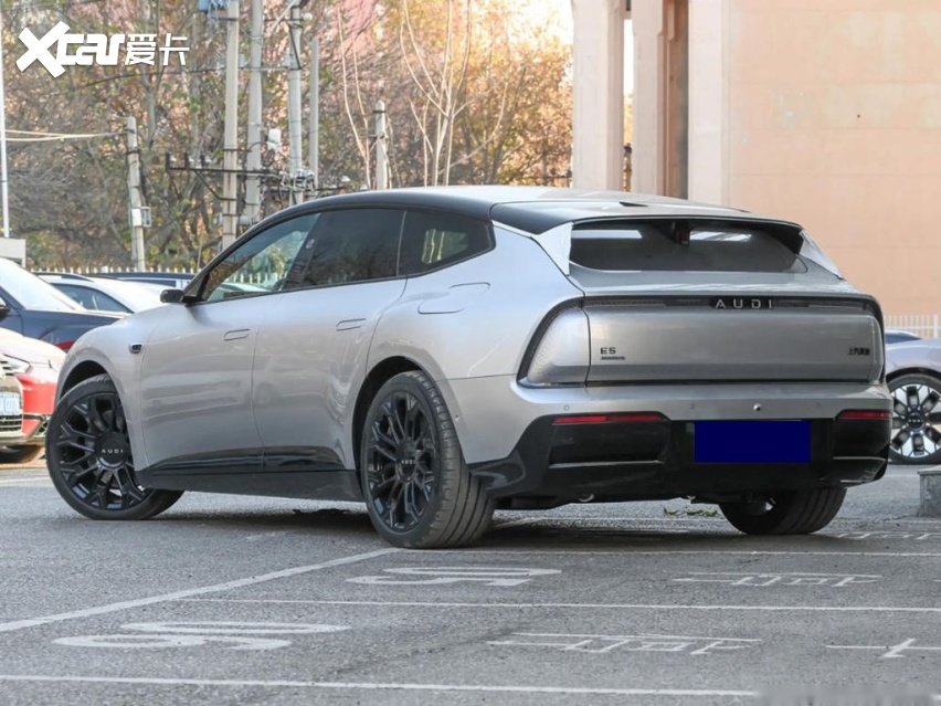 30万内买豪华旅行车，奥迪E5和蔚来ET5T，谁更好？